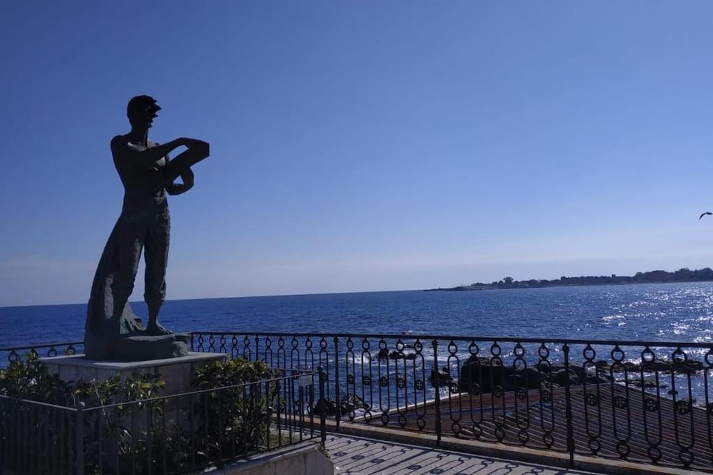 Casa Gioia Appartement Giardini-Naxos Buitenkant foto